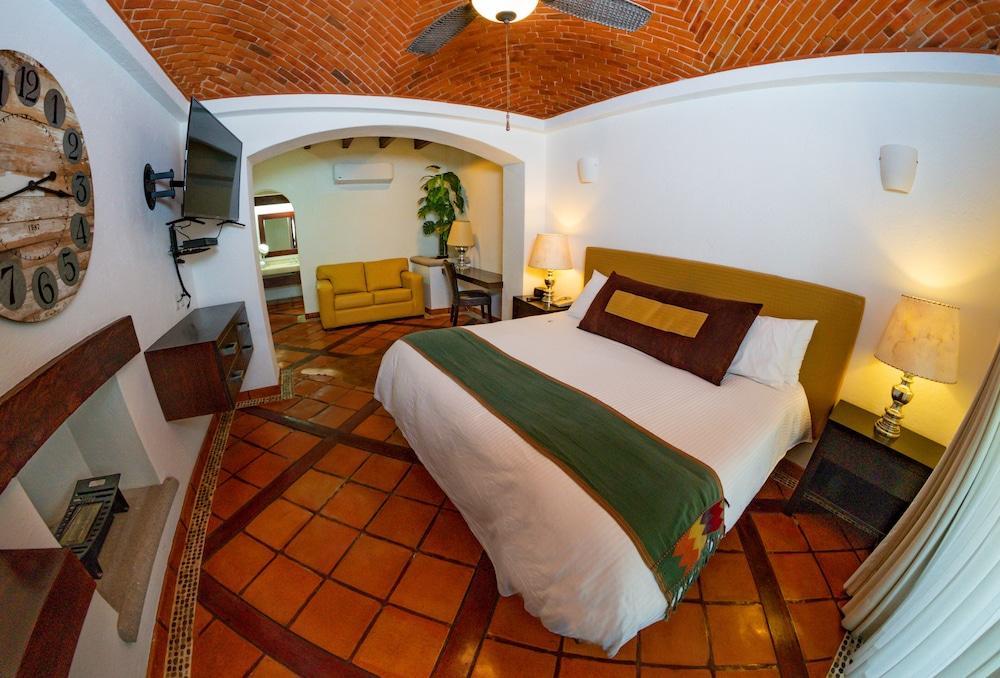 Hotel Villa Mexicana Golf & Equestrian Resort Эль-Пуэблито Экстерьер фото